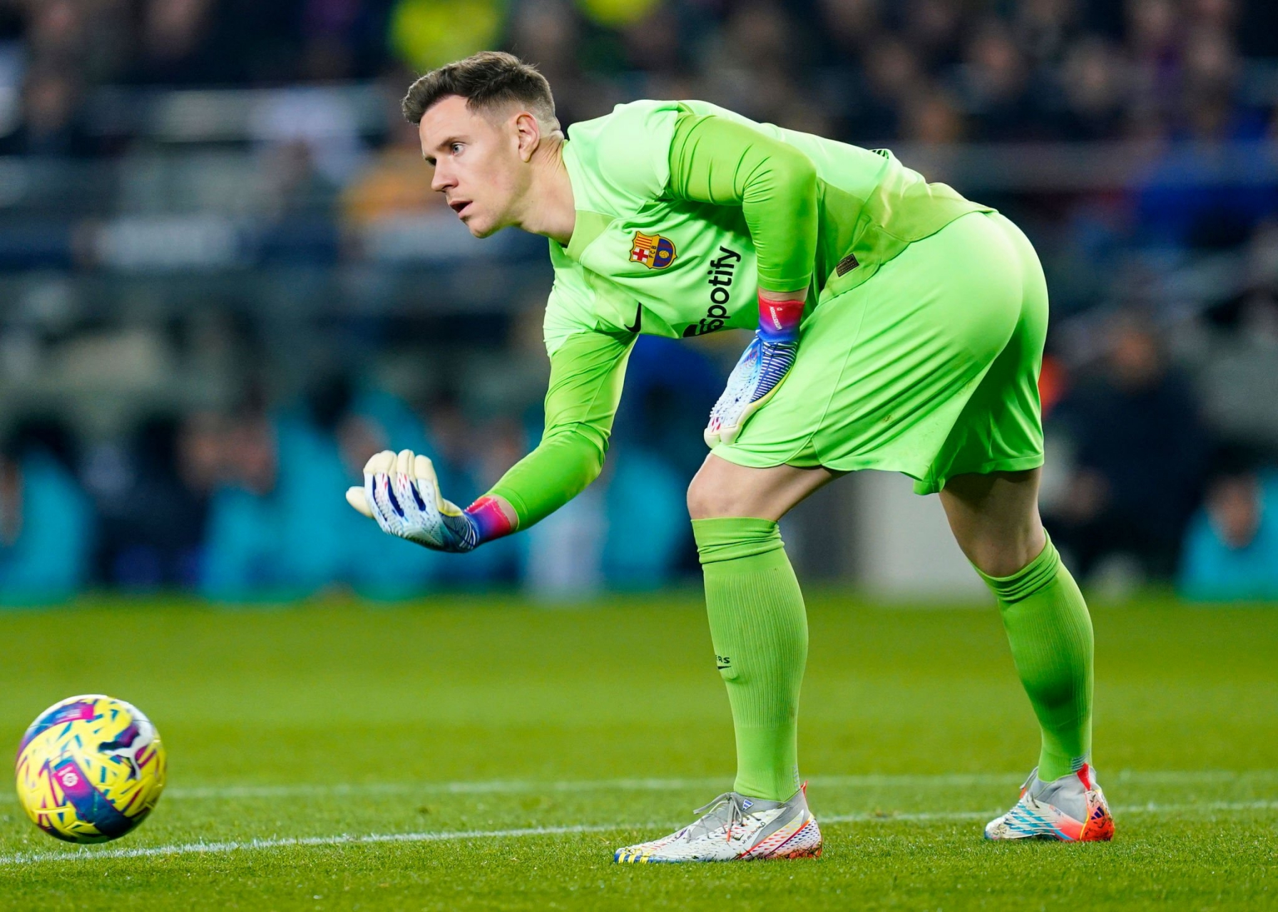 开云官网-包含法国队不断突破！，莱万多夫斯基连续十五场比赛得分超过最后时刻胜出比赛高潮迭起的词条